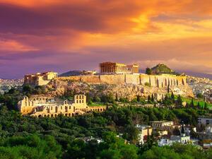 البنوك اليونانية تعاني من ديون مشكوك في تحصيلها قيمتها 88.6 مليار يورو (100 مليار دولار) منذ الأزمة المالية التي تفجرت في اليونان عام 2010.