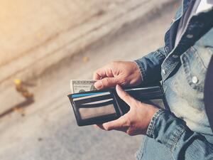 5 وصايا يجب على الأشخاص الذين يفكرون في خياراتهم المالية 