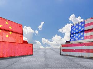 الولايات المتحدة والصين ستعانيان خسائر "جسيمة" في الصناعات التحويلية.