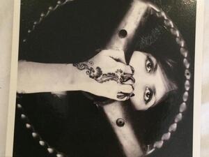 A telling piece (The Choice) by Manal Al-Dowayan (Twitter)