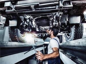 أن مرسيدس بنز عُمان تلتزم بإثراء تجربة عملائها بأفضل خدمة عملاء وتقدم لهم تشكيلة متنوعة من المركبات التجارية الموثوقة.