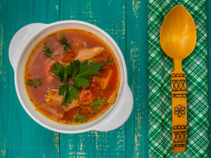 شوربة الكرُنب بالطماطم

