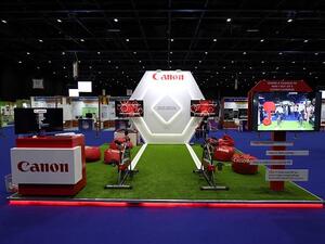 خلال مشاركة كانون  بمعرض 'بالعلوم نفكر'.