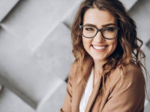 من صفات الشخصية الكاريزمية شخصية مسيطرة ومقنعة