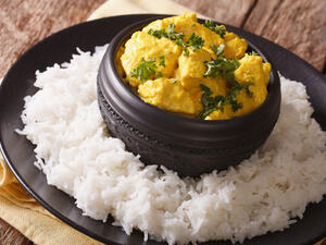 طريقة عمل الدجاج بالكاري على الطريقة الهندية 
