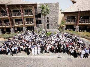 حضر الخريجون الجدد برنامجاً تأهيلياً  نُظم في دبي، تلقوا خلالها لمحة عامة عن الشركة واستراتيجيتها وتفاعلوا عن قرب مع قادة الشركة في منطقة الشرق الأوسط.