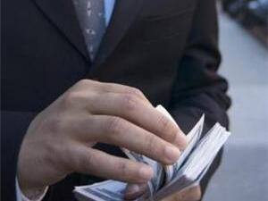 ضبط أكثر من مليون يورو في سيارة شقيقين من أصل لبناني شرق فرنسا
