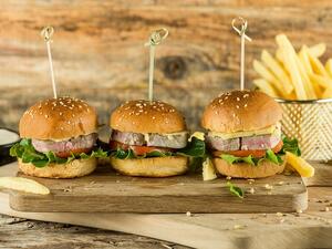 أوضحت إدارة المطعم، أن قائمة الطعام الخاصة بالبرنش ستتضمن تشكيلة مختارة من المقبلات الشهية