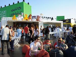 تتجسد الملامح الكرنفالية للمهرجان عبر العديد من الفعاليات التي تعود مجدداً هذا العام، ومن بينها عروض كانتين الشاطئ برعاية اتصالات، وأسبوع دبي للمطاعم، والجواهر الخفية، وتذوق واربح.