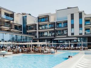 تشتهر علامة Nikki Beach التجارية بالتجارب الاستثنائية التي تحفر بالذاكرة، والاحتفال بالحياة.