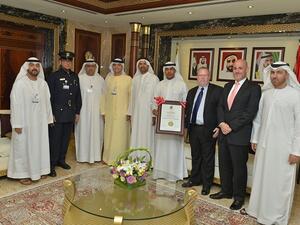 أحمد محبوب مصبح يتسلم شهادة "مؤسسة مبتكرة معتمدة" بحضور عبدالله الخاجة وحسام جمعة