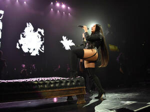 All of Lovato's costumes were hand selected by 'Image Architect' and America's Next Top Model judge Law Roach. (Source: KEVIN MAZUR / GETTY IMAGES NORTH AMERICA / AFP)