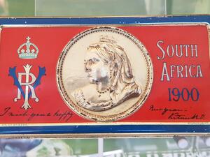 A chocolate bar sent by Queen Victoria to soldiers fighting in the Boer War has been discovered in a cupboard (Twitter)
