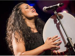 The Musicians Syndicate rescinded the permit of Egyptian singer Dina El-Wedidi on Sunday night after accusing her of insulting the board of the syndicate. (File photo)