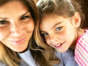 Dentist Ellie Holman, 44 with daughter, four (Twitter)