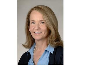 مونيكا سكاروليس ، مدير المركز الوطني لعلاج السمنة في مؤسسة حمد الطبية