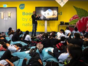 كمال مجاهد، مدير الابتكارات الكشفية في شركة الإمارات للاتصالات المتكاملة.