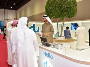 توفر دو مجموعة واسعة من برامج التدريب للطلبة المهتمين بدخول عالم قطاع الاتصال