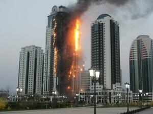 Fire engulfs more than 30 floors of the 75-floor luxury Sulafa Tower in Dubai in January 2016. (File photo)