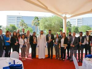 اثناء تكريم دبي للاستثمار أبطال الاستدامة لأفكارهم