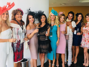 قبعات الحسناوات في كأس دبي العالمي 2018