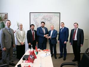 خلال الاجتماع 