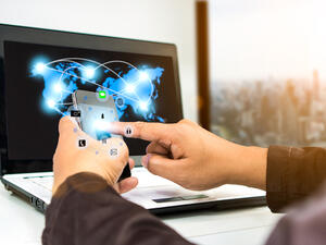 تصدرت الإمارات دول العالم على صعيد ثقة المتعاملين في الخدمات الحكومية الإلكترونية خلال العام 