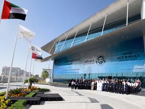 أطلقت مجموعة الاتحاد للطيران عام زايد الأمس احتفالاتها بالعام وذلك بتنظيم حفل رفع العلم بحضور عدد كبير من الموظفين. 