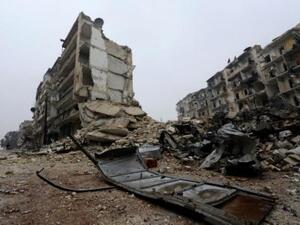 مشهد عام لمباني مدمرة في حي الشعار الذي تسيطر عليه قوات الحكومة السورية

