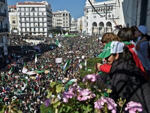 الجزائريون يصرون على مواصلة التظاهر لإسقاط "النظام"