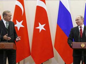 بوتين في مؤتمر صحافي مشترك في سوتشي مع نظيره التركي رجب طيب أردوغان