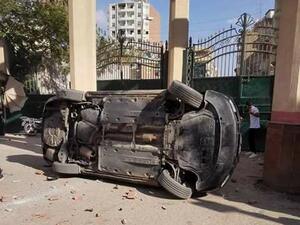طلبة بمصر يحطمون سيارة برلماني صفع موظفة بجامعتهم
