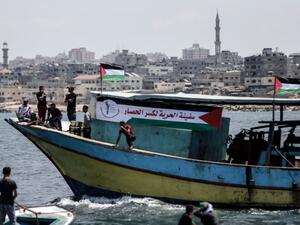 اسرائيل تحتجز سفينة الحرية لكسر الحصار على غزة