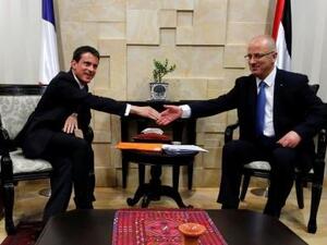 دعا رامي الحمد الله رئيس الوزراء الفلسطيني العالم يوم الثلاثاء للتدخل من أجل إنقاذ حل الدولتين الذي "بدأ يتلاشي".
