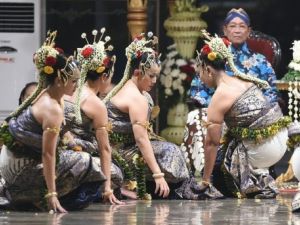 قرار سلطان اندونيسي بتعيين ابنته خلفا له يثير استياء