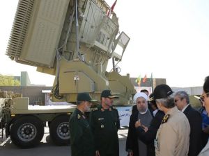 إيران تكشف لأول مرة عن منظومتها الدفاعية الصاروخية محلية الصنع

