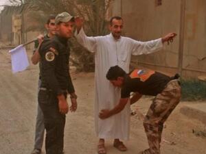 مدنيو القائم يخرجون من "سجن مفتوح" مع دخول القوات العراقية
