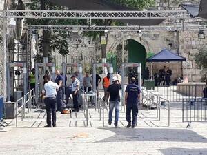 اسرائيل تركّب ممرات وحواجز إضافية امام الاقصى