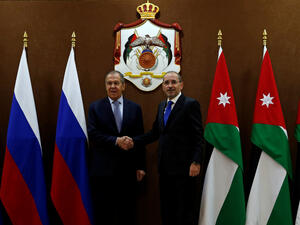 وزير الخارجية الروسي سيرغي لافروف ونظيره الاردني ايمن الصفدي