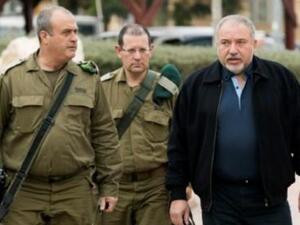 وزير الدفاع الاسرائيلي افيغدور ليبرمان (يمين)