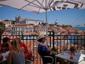 سياح في لشبونة

