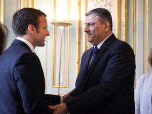 ماكرون يجتمع مع القيادي السوري المعارض رياض حجاب

