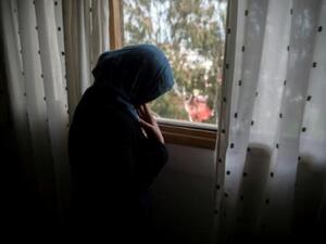 فاطمة البالغة من العمر 17 عاماً مثل آلاف من الفتيات اللواتي يعملن خادمات في المنازل في المغرب تعرضت للاستغلال وسوء المعاملة ولكنها تمكنت من الهرب
