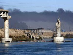 التحالف يقصف جسور الموصل

