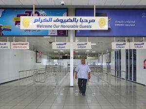 إعادة فتح مطار معيتيقة بطرابلس بعد إغلاقه بسبب الاشتباكات

