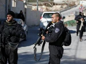 جنود اسرائيليون في حي جبل المكبر بالقدس الشرقية
