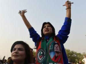 المعارضة الباكستانية ترجىء تحركها لاغلاق العاصمة
