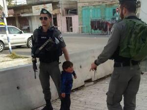 احتجاز طفل عمره 3 اعوام بدعوى محاولته طعن جنود اسرائيليين