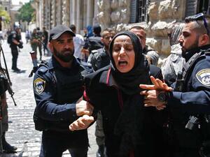 استمرار التوتر في القدس لليوم الثالث بسبب البوابات الإلكترونية

