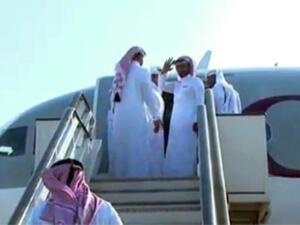 صورة نشرتها وزارة الداخلية العراقية الجمعة 21 نيسان/ابريل 2017 لمغادرة الصيادين القطرين المفرج عنهم
